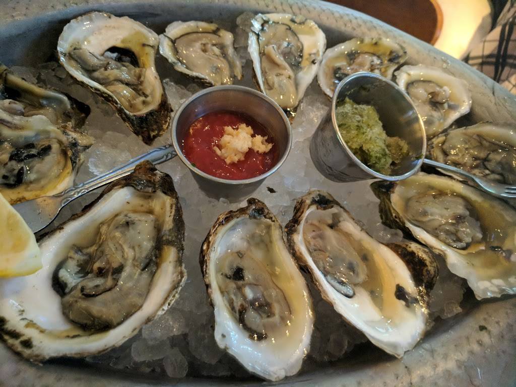 Hugos Frog Bar & Fish House | restaurant | 1024 N Rush St, Chicago, IL 60611, USA | 3126400999 OR +1 312-640-0999