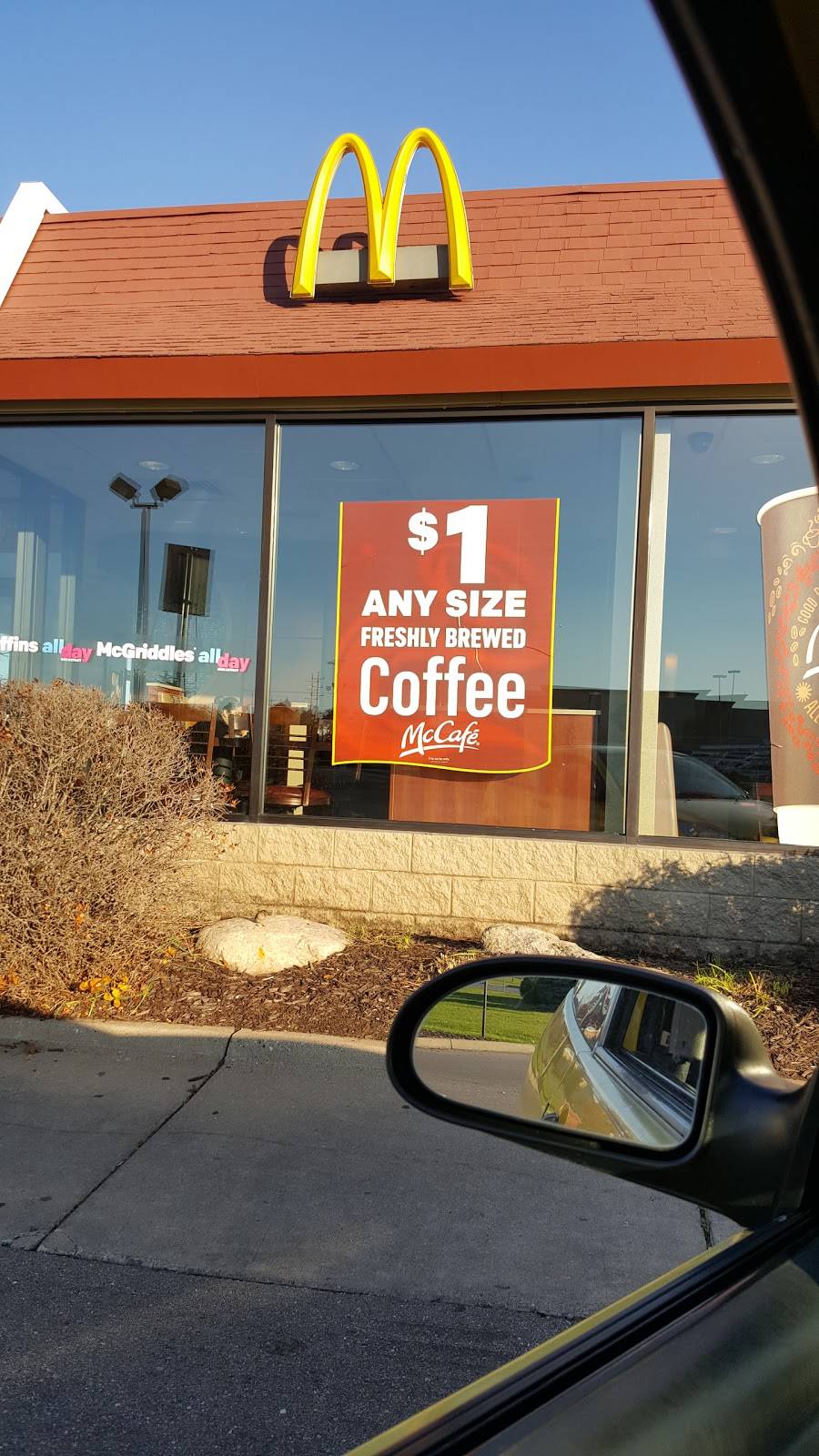 McDonalds | cafe | 3917 Alpine Ave NW, Comstock Park, MI 49321, USA | 6167858449 OR +1 616-785-8449