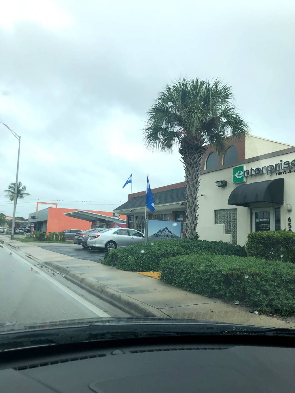 MOMBACHO RESTAURANT | restaurant | 666 NE 167th St North, Miami, FL 33162, USA | 3059447102 OR +1 305-944-7102