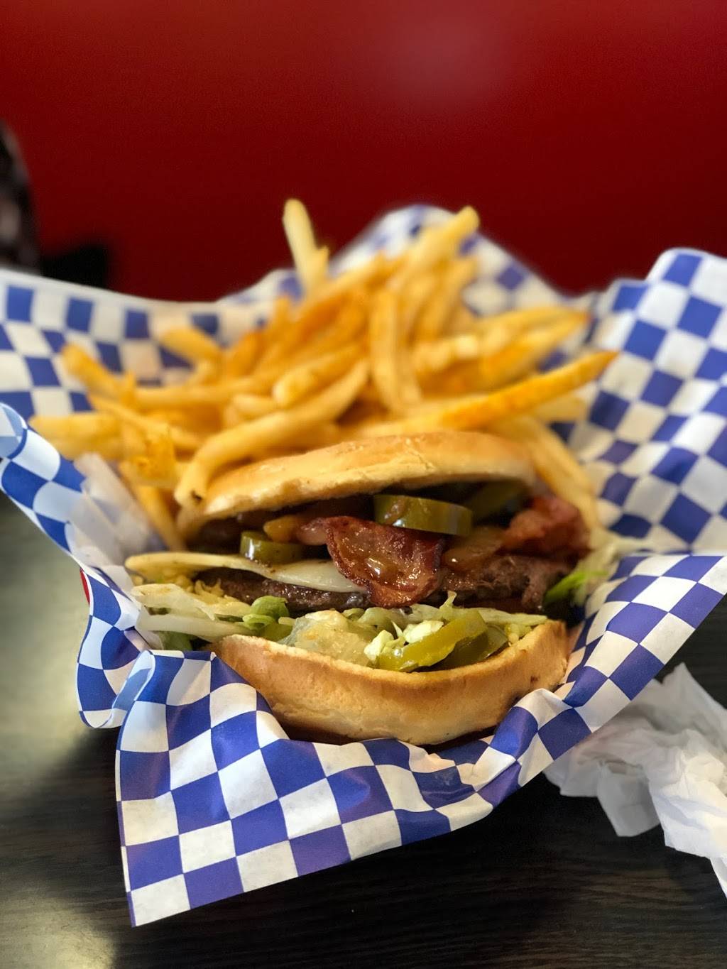 Top Burger Drive In | restaurant | 1436 NE Everett St, Camas, WA 98607, USA | 3608343867 OR +1 360-834-3867