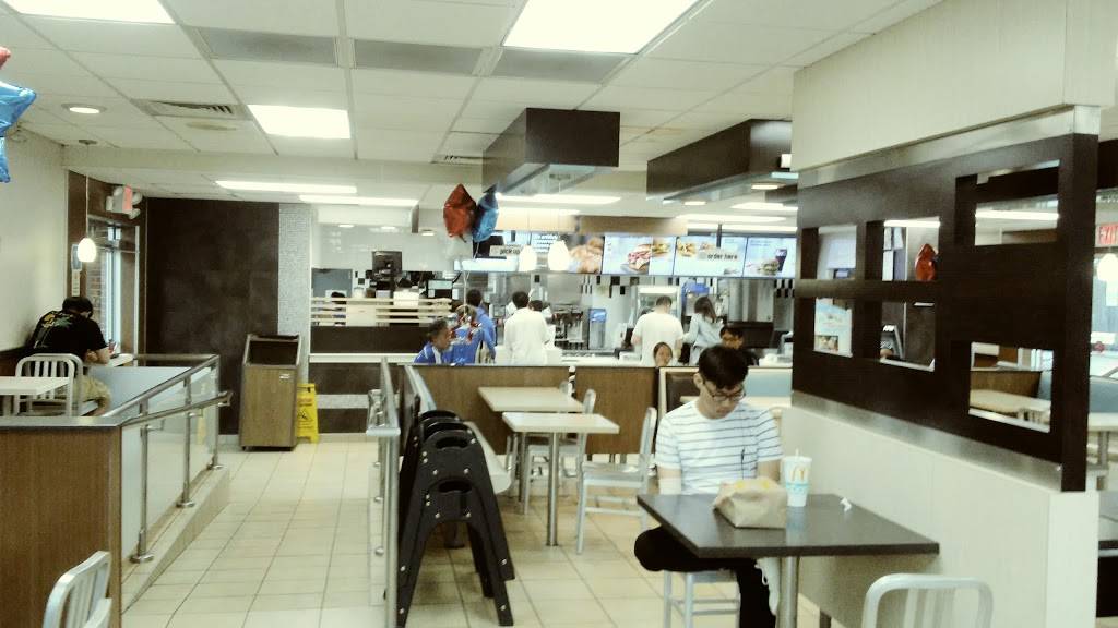 McDonalds | cafe | 250-01 Northern Blvd, Little Neck, NY 11363, USA | 7182297701 OR +1 718-229-7701