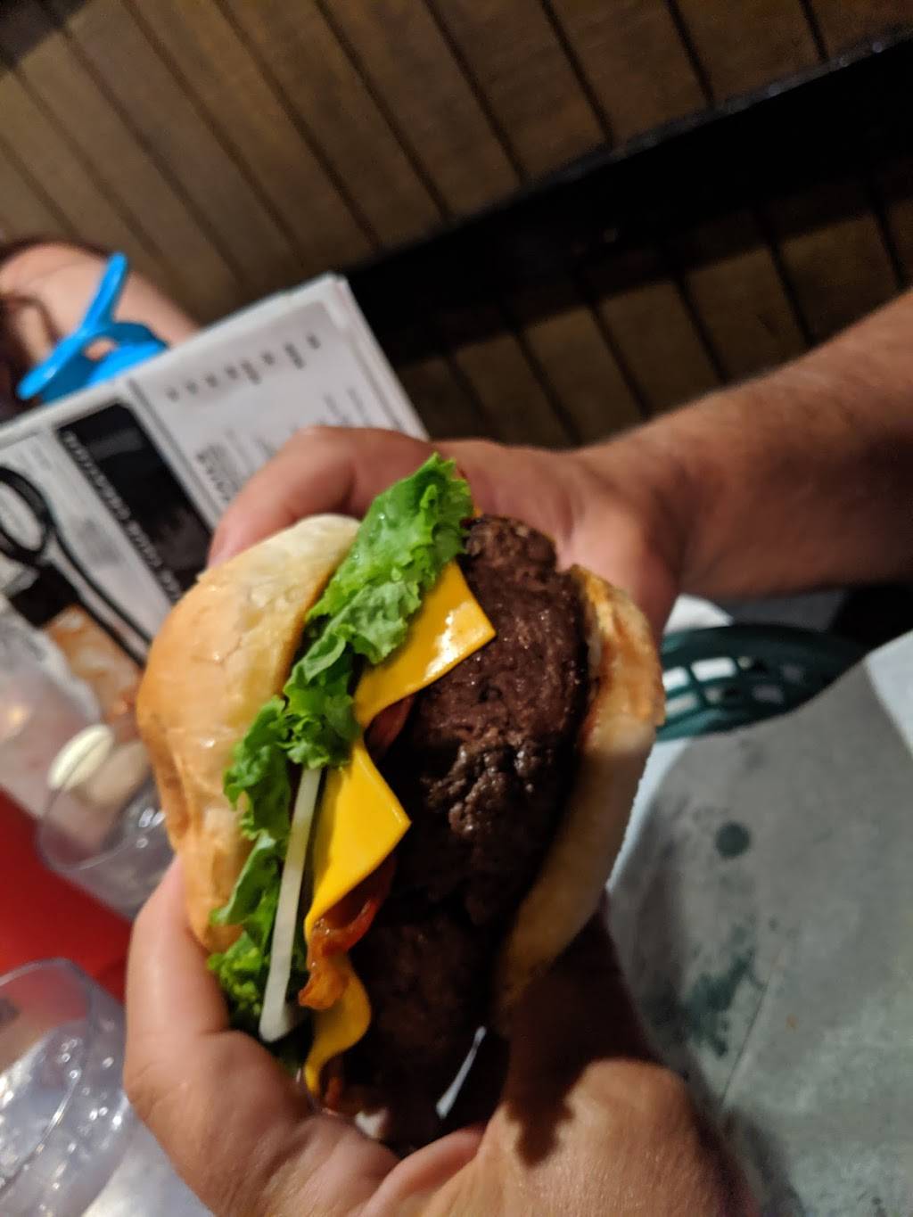 Cutters Bar & Grill | restaurant | 2638 Orleans St, Detroit, MI 48207, USA | 3133930960 OR +1 313-393-0960