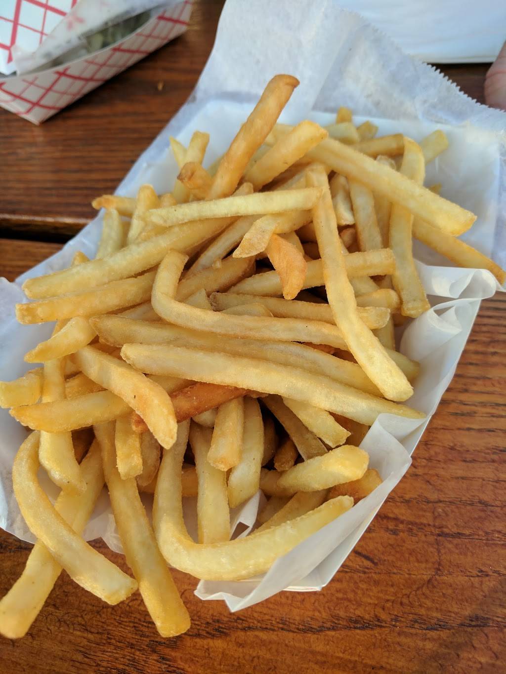 Queen City Radio | restaurant | 222 W 12th St, Cincinnati, OH 45202, USA | 5133810918 OR +1 513-381-0918