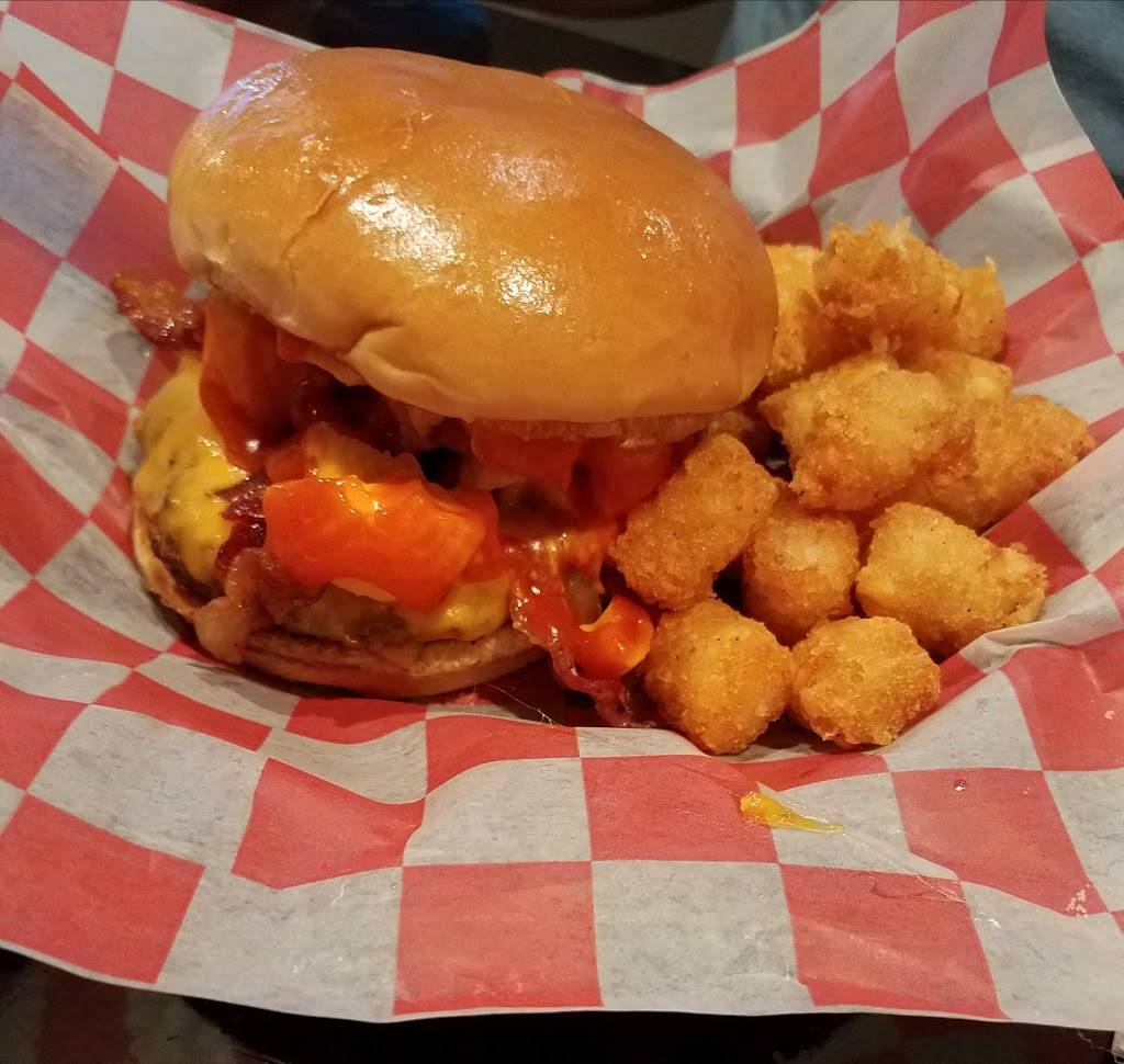 Titans Sports Saloon | restaurant | 1267 Geneva Ave N, Oakdale, MN 55128, USA | 6514448488 OR +1 651-444-8488