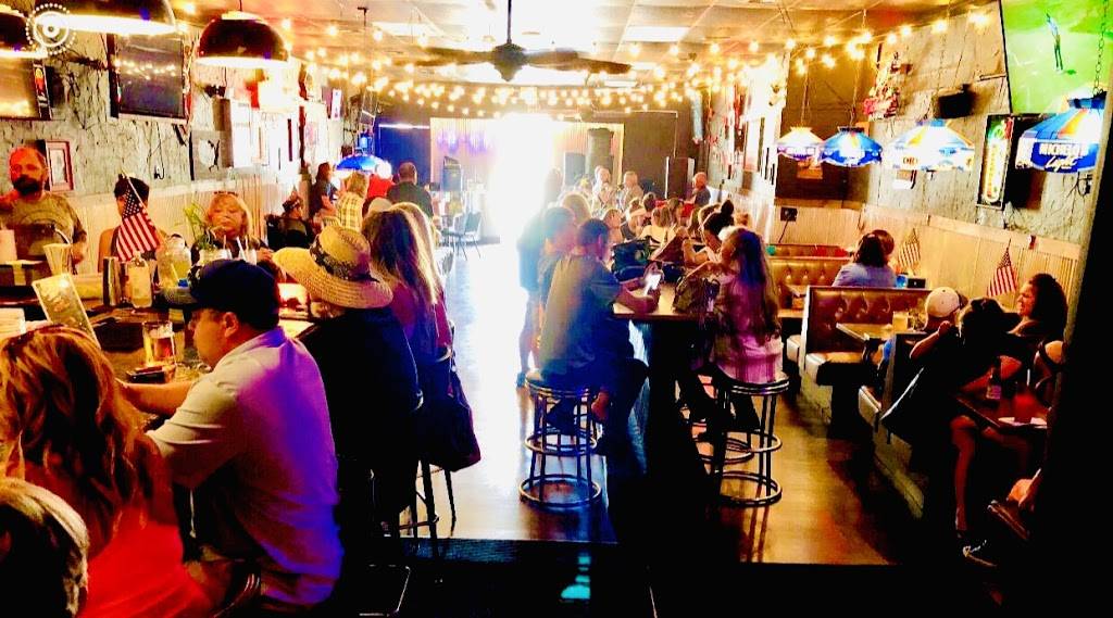 Smedleys Tavern | restaurant | 317 N Main St, Hutchinson, KS 67501, USA | 6202596588 OR +1 620-259-6588