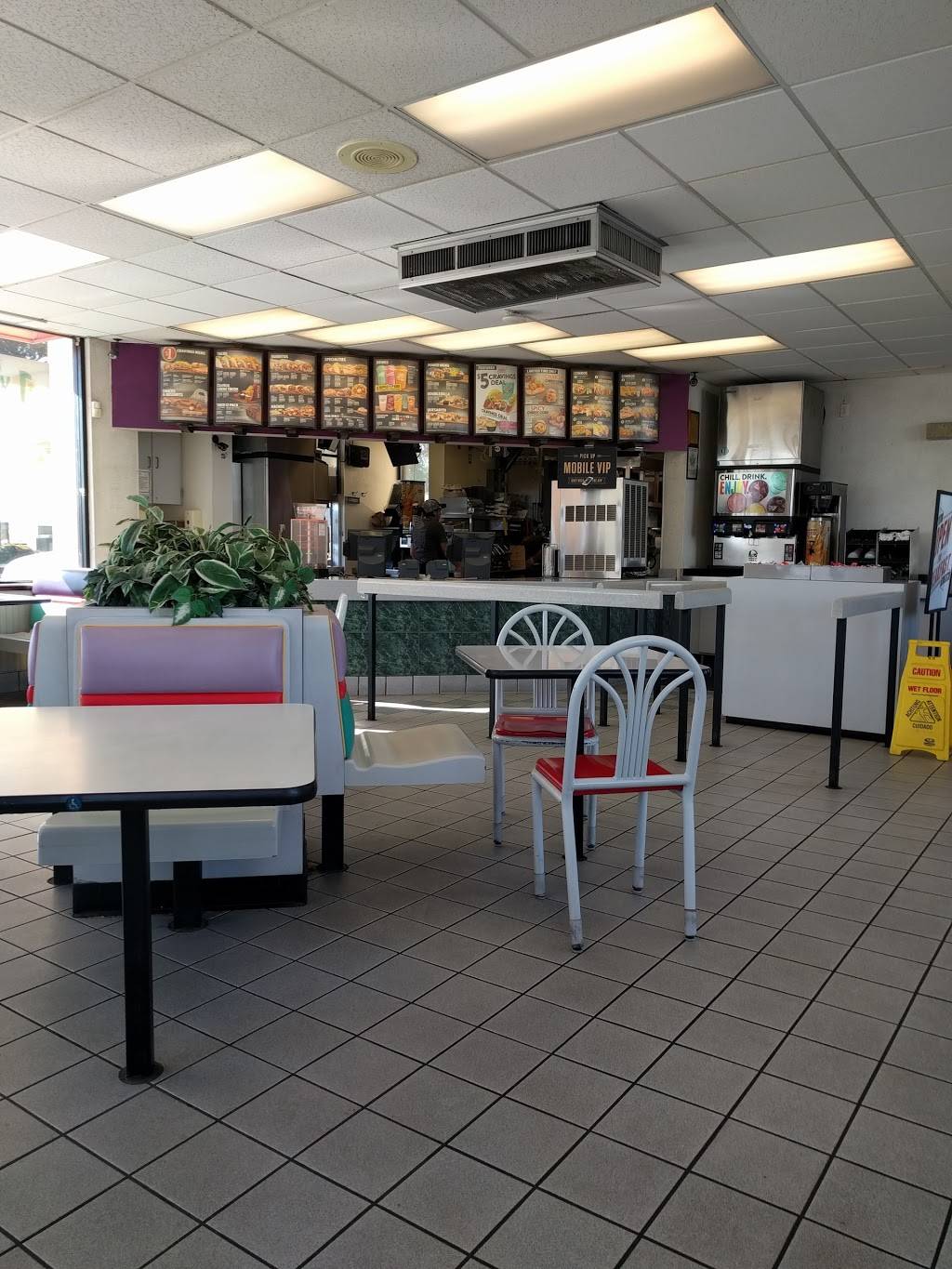 Taco Bell | meal takeaway | 1100 Yosemite Ave, Escalon, CA 95320, USA | 2098381124 OR +1 209-838-1124
