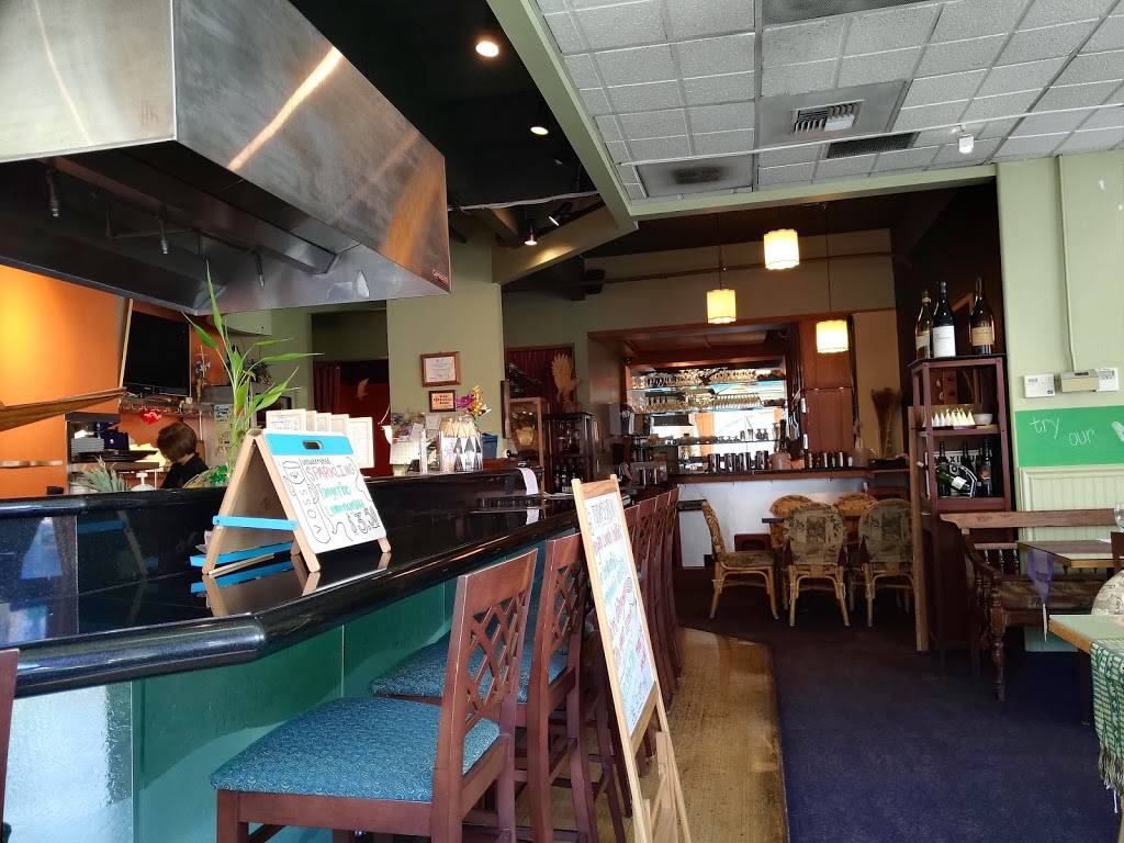 Royal Palm Thai Restaurant | restaurant | 6417 Roosevelt Way NE # 201, Seattle, WA 98115, USA | 2065232400 OR +1 206-523-2400