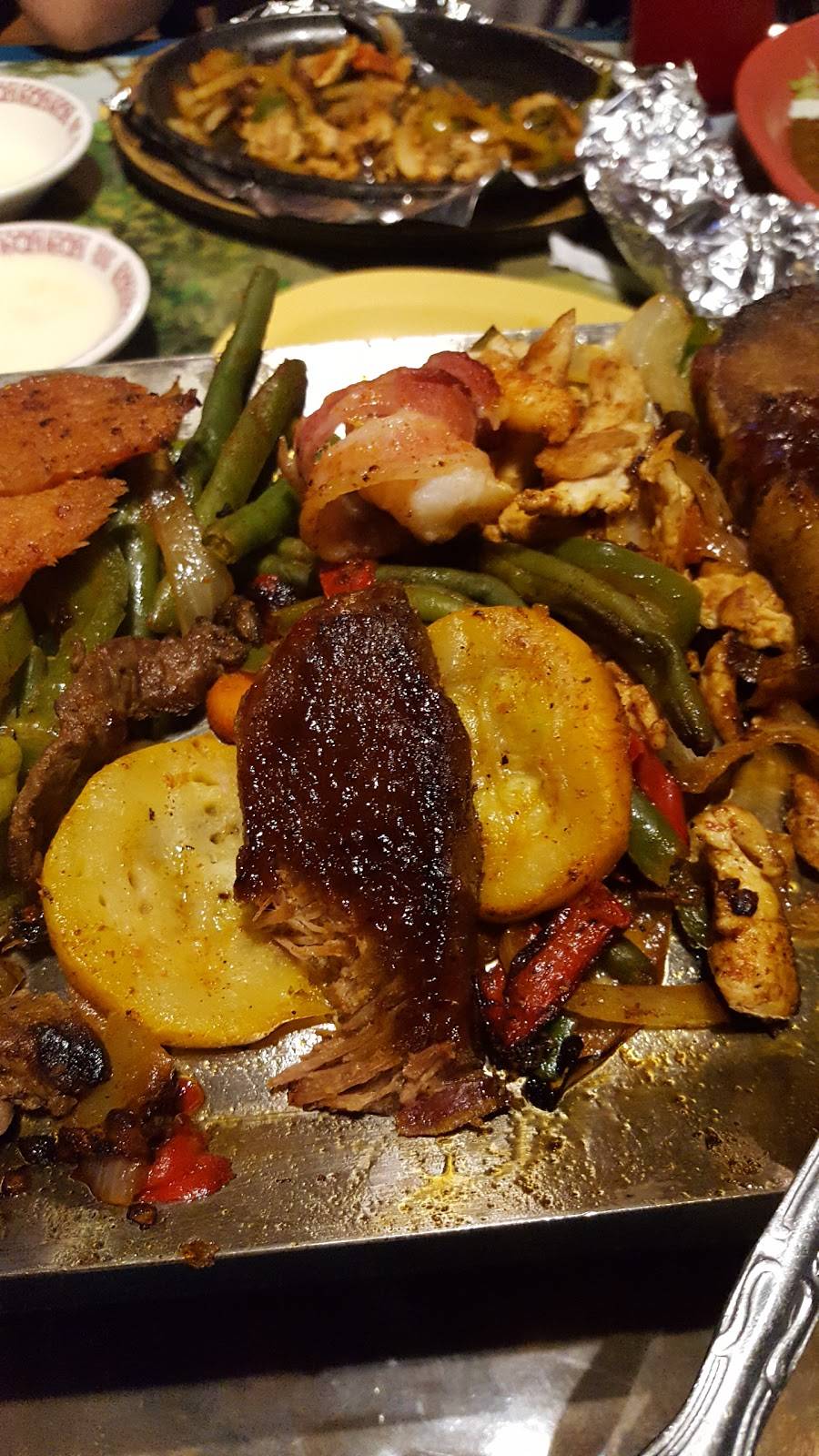 Las Fuentes Mexican Restaurant | restaurant | 680 N Hwy 67, Florissant, MO 63031, USA | 3148315057 OR +1 314-831-5057