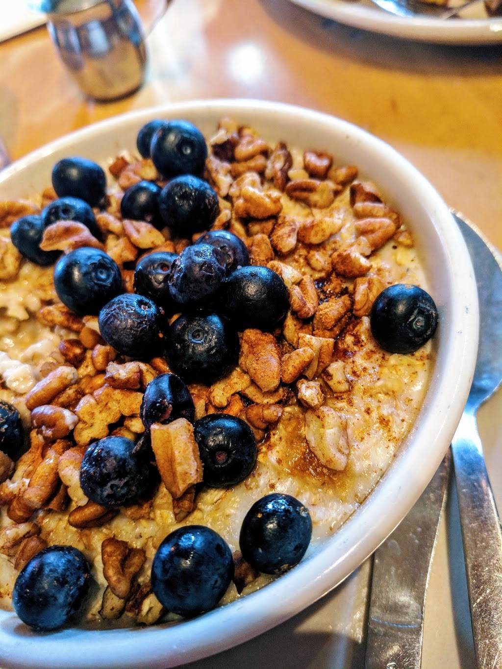 Crows Nest | restaurant | 816 S Westnedge Ave, Kalamazoo, MI 49008, USA | 2699780490 OR +1 269-978-0490