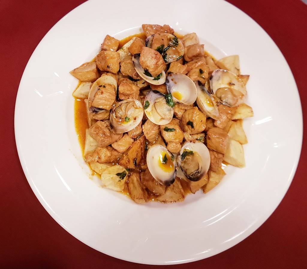 Cavaleiros | restaurant | 573 Lawrence St, Lowell, MA 01852, USA | 9784582800 OR +1 978-458-2800