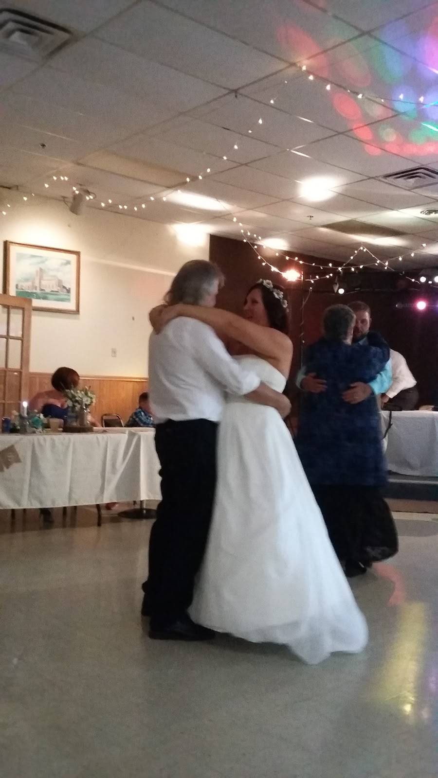 Findlay Moose Lodge #698 | restaurant | 2421, 1028 W Main Cross St, Findlay, OH 45840, USA | 4194229662 OR +1 419-422-9662