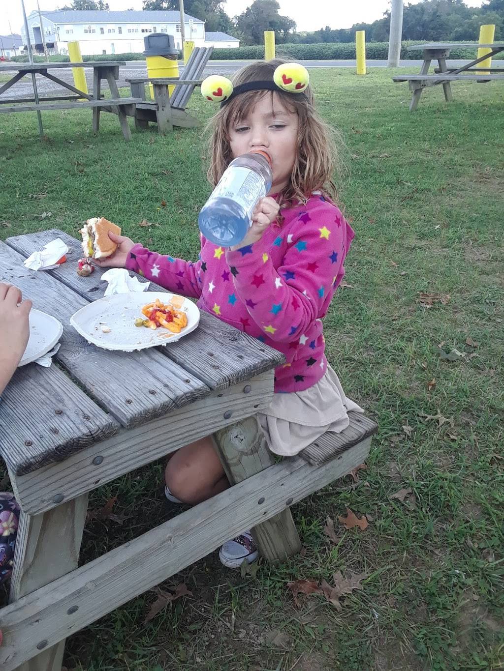 Hudocks custard stand | restaurant | 544 Quinton Rd, Salem, NJ 08079, USA | 8569355224 OR +1 856-935-5224