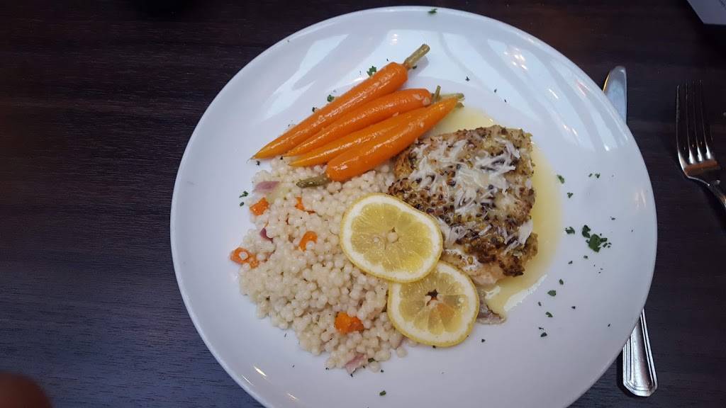 Metropolitan Cafe | restaurant | 8 E Main St, Freehold, NJ 07728, USA | 7327809400 OR +1 732-780-9400