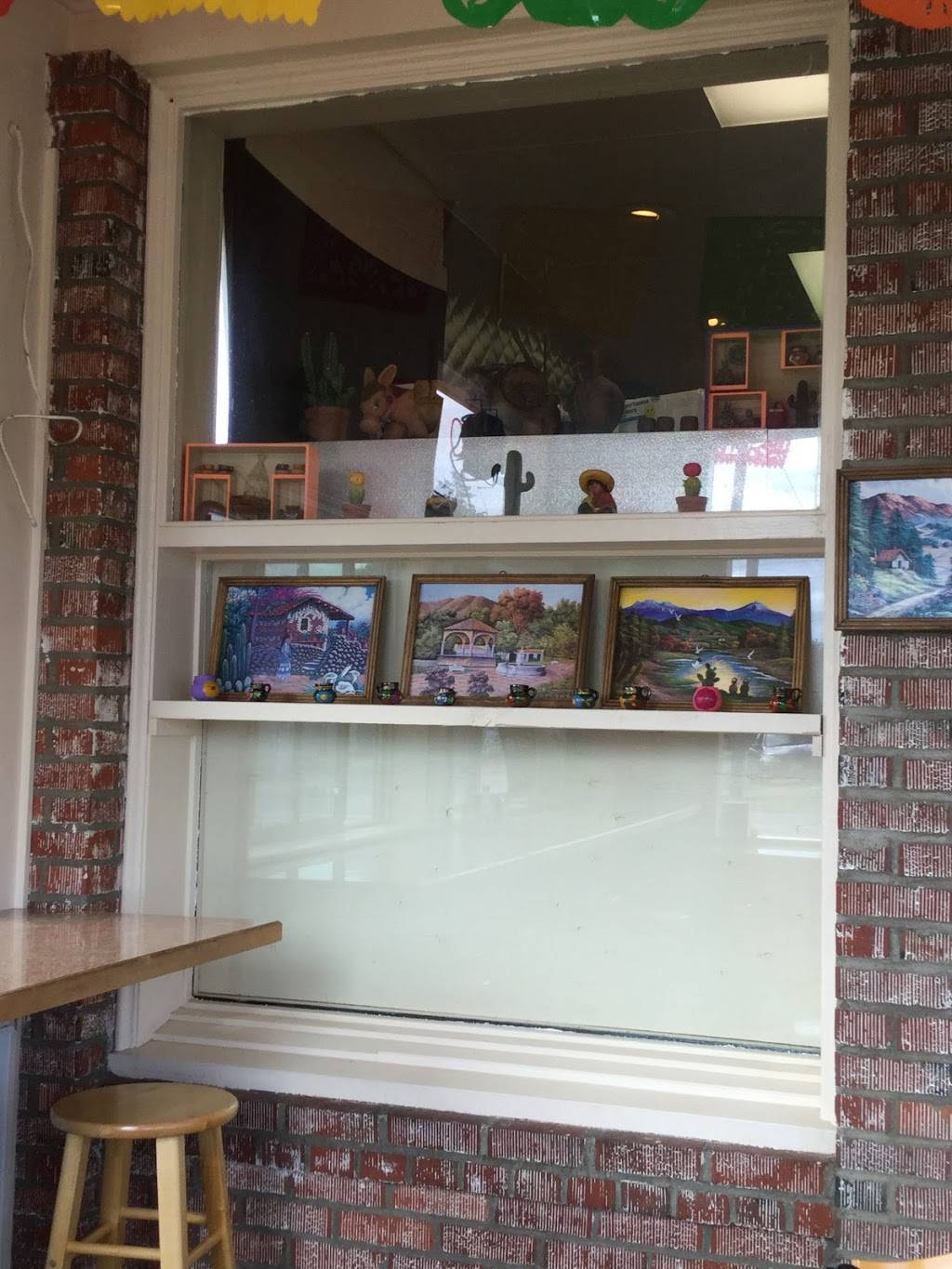 Antojitos-Mexicanos | restaurant | 303 E Pine St, Oakville, WA 98568, USA | 3602737078 OR +1 360-273-7078