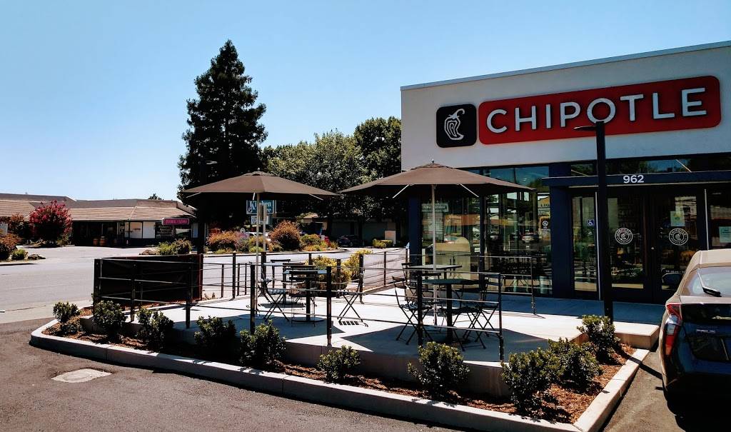 Chipotle Mexican Grill | restaurant | 962 East Ave, Chico, CA 95926, USA | 5309245953 OR +1 530-924-5953