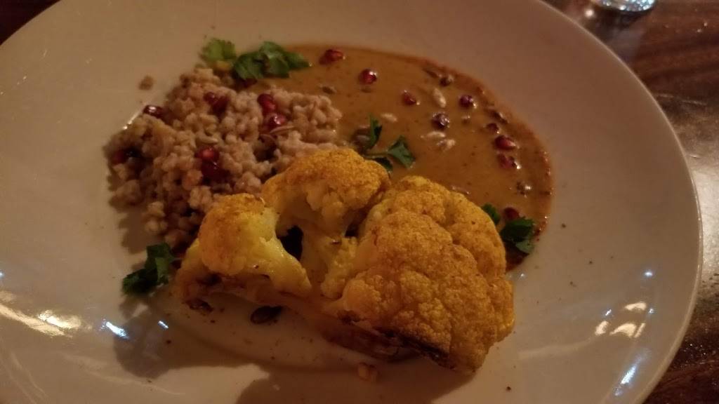 Hound & Bottle | restaurant | 2109 E 11th St, Bremerton, WA 98310, USA | 3603774223 OR +1 360-377-4223