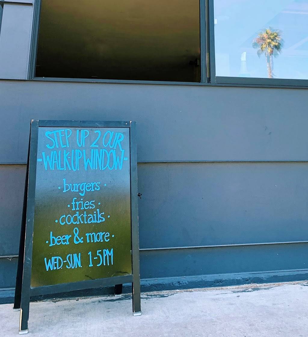 Walk Up Burger Window @ Charcoal Venice | restaurant | 425 Washington Blvd #2, Venice, CA 90292, USA | 3107516794 OR +1 310-751-6794