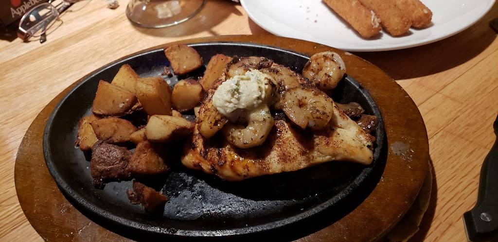 Applebees Grill + Bar | restaurant | 45480 Miramar Way, California, MD 20619, USA | 3018621573 OR +1 301-862-1573