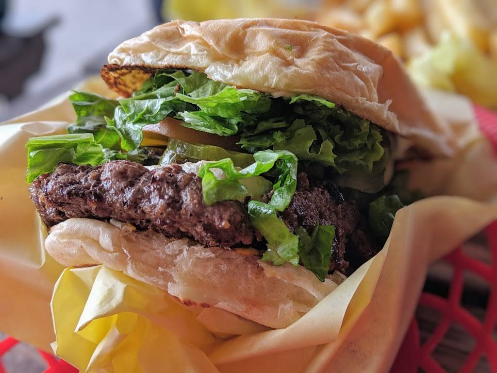 Chunkys Burger | restaurant | 4602 Callaghan Rd, San Antonio, TX 78228, USA | 2104339960 OR +1 210-433-9960