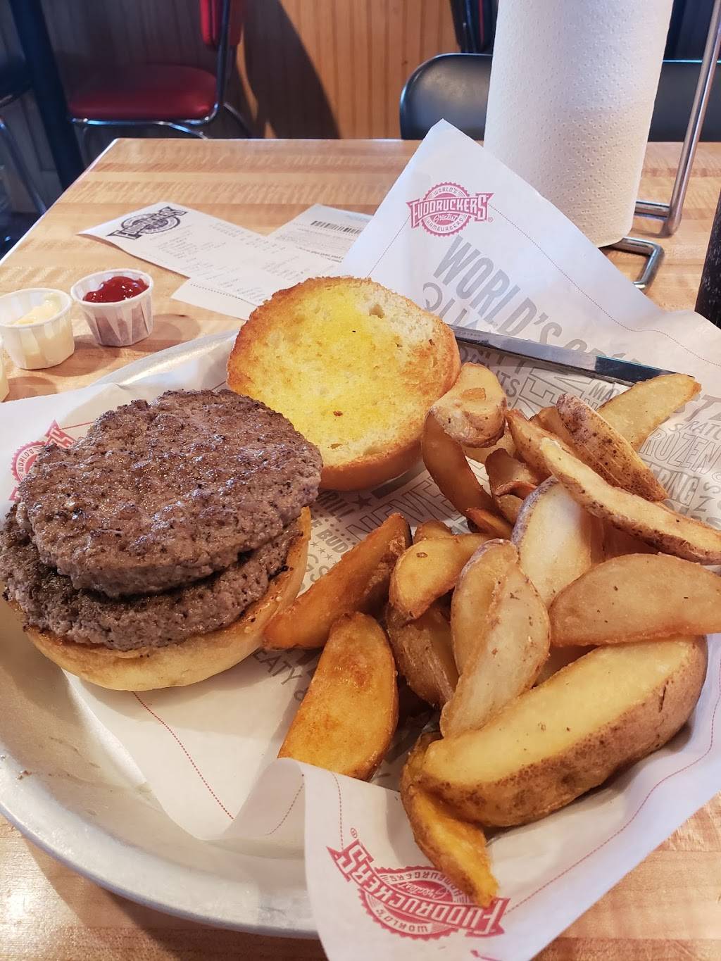 Fuddruckers | restaurant | 4423 Mills Cir, Ontario, CA 91764, USA | 9099804089 OR +1 909-980-4089