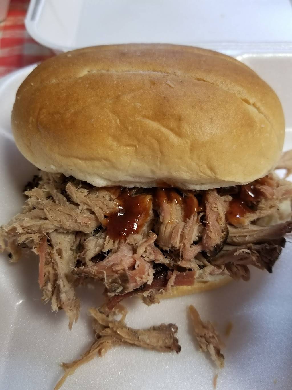 Sullys Smokehouse | restaurant | 10820 County Rd 44, Leesburg, FL 34788, USA | 3524837427 OR +1 352-483-7427