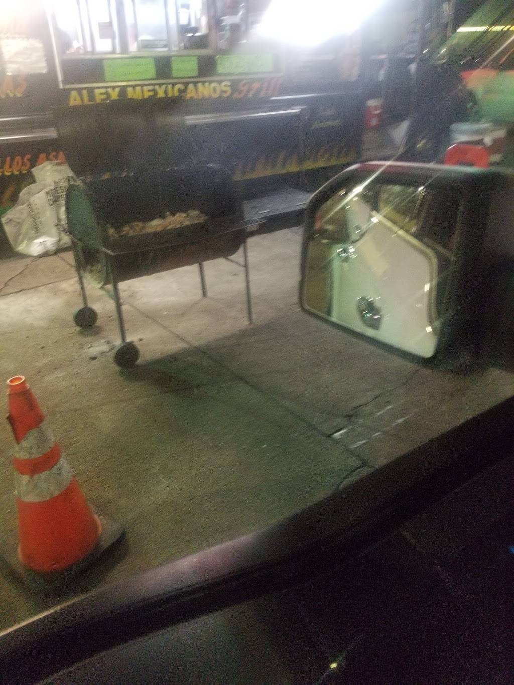 Alex Mexican Grill | restaurant | 11328 Beechnut St, Houston, TX 77072, USA | 7133736695 OR +1 713-373-6695