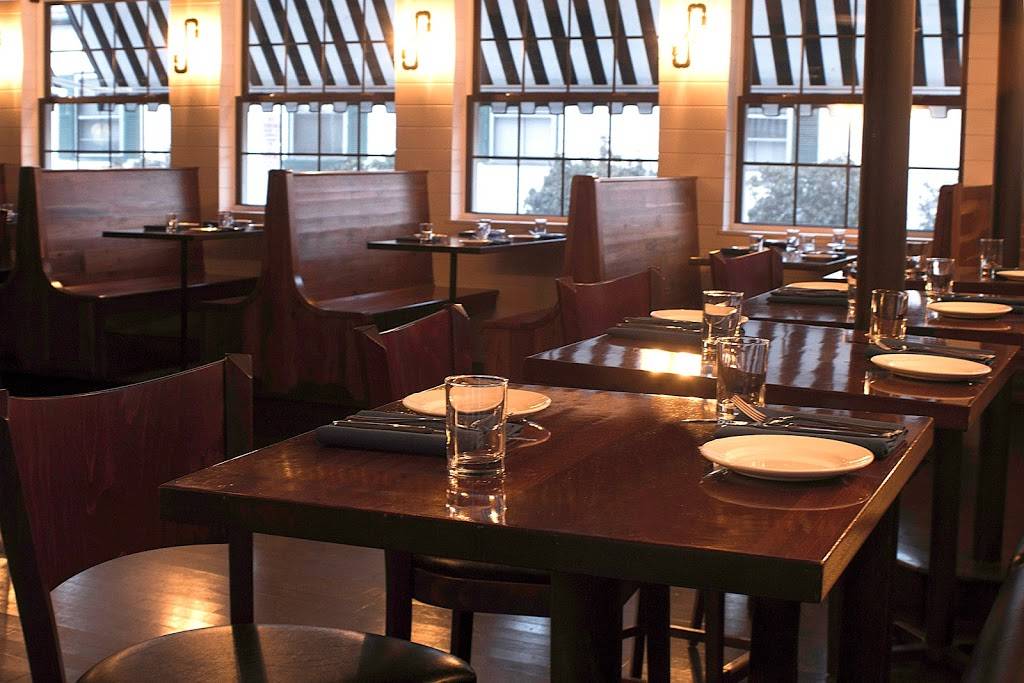 Tavern on Main | restaurant | 195 Main St, Wakefield, RI 02879, USA | 4014729240 OR +1 401-472-9240