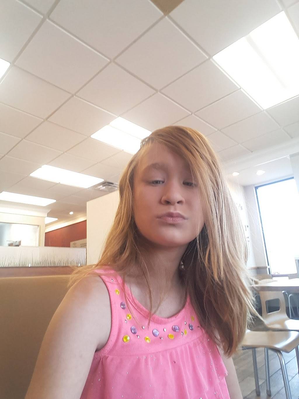 Wendys | restaurant | 2501 S Madison St, Muncie, IN 47302, USA | 7652827790 OR +1 765-282-7790