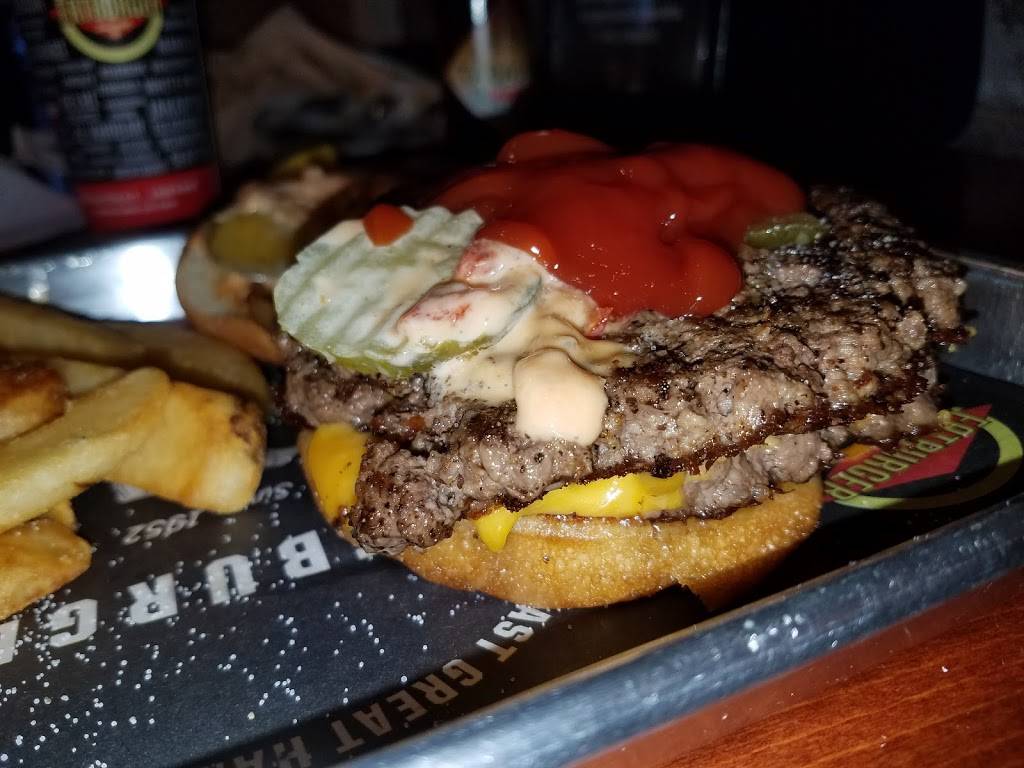 Fatburger | restaurant | 10970 Sherman Way, Burbank, CA 91505, USA | 8185655656 OR +1 818-565-5656