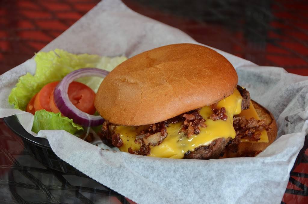 Stumpys Pub | restaurant | 5801 Columbia Pkwy, Rockford, IL 61108, USA | 8153161225 OR +1 815-316-1225