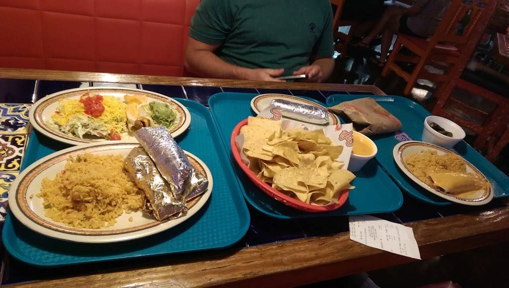 Rosas Café & Tortilla Factory | restaurant | 1920 Martin Dr, Weatherford, TX 76086, USA | 8175995335 OR +1 817-599-5335