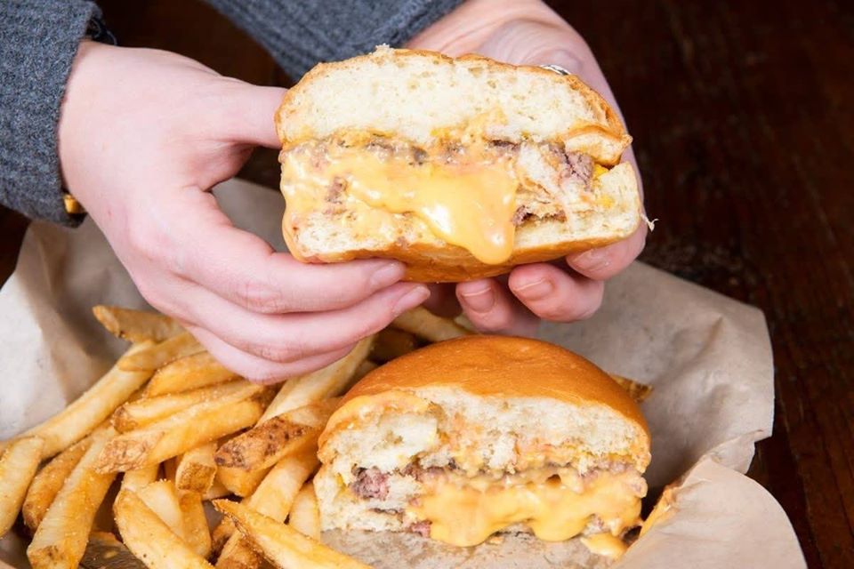 Crooked Pint Ale House | restaurant | 2020 W Russell St, Sioux Falls, SD 57104, USA | 6053312050 OR +1 605-331-2050