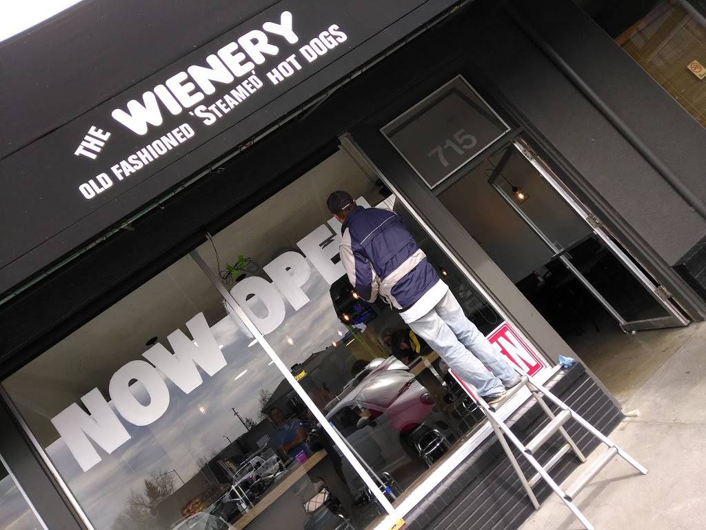 The Wienery | restaurant | 715 56th St, Sacramento, CA 95819, USA | 9164550497 OR +1 916-455-0497