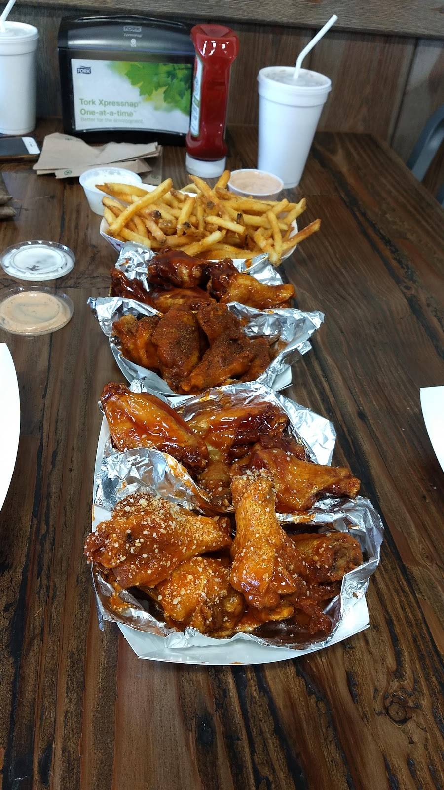 Wing Doozy | restaurant | 3916 Plainfield Ave NE, Grand Rapids, MI 49525, USA | 6166083067 OR +1 616-608-3067