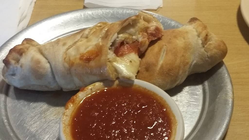 Marios Italian & Country | restaurant | 15415 Patrick Henry Hwy, Amelia Court House, VA 23002, USA | 8045616100 OR +1 804-561-6100