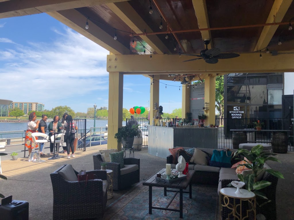 Savoys Southern Soul | restaurant | 445 W Weber Ave, Stockton, CA 95203, USA | 2092277468 OR +1 209-227-7468