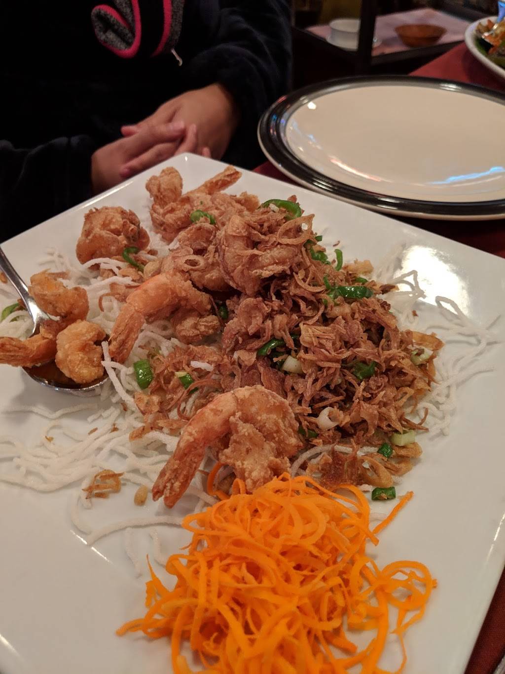 Albert Yaus East West Bistro | restaurant | 8151 Ritchie Hwy, Pasadena, MD 21122, USA | 4105445606 OR +1 410-544-5606