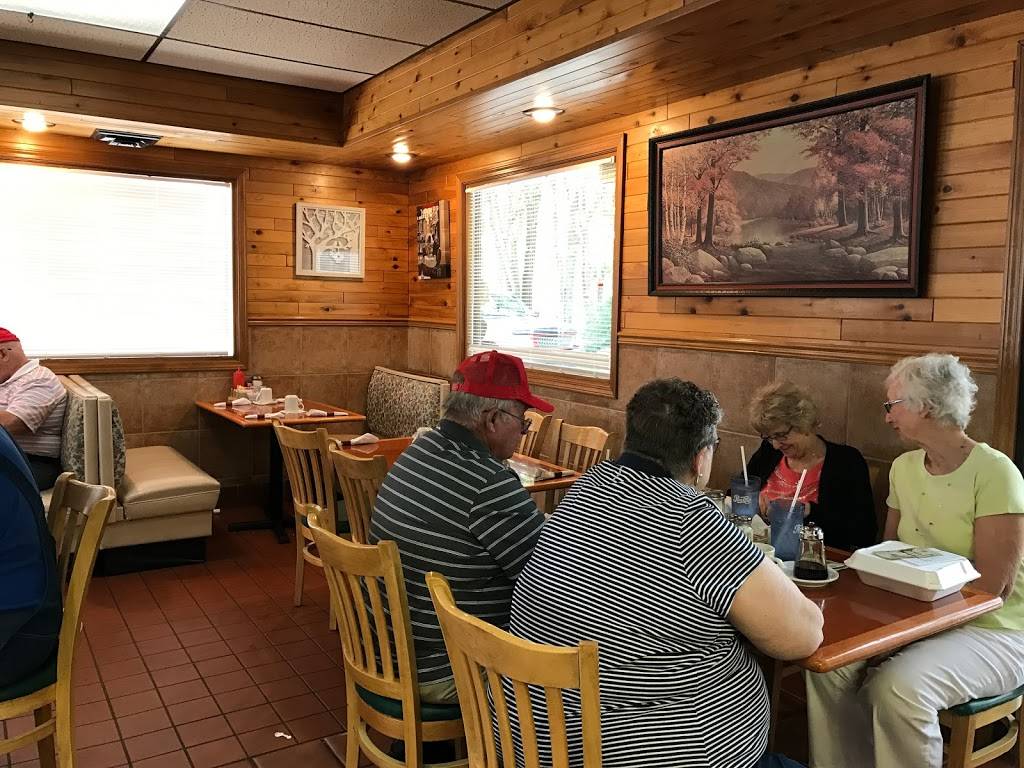 Oakwood Cafe | restaurant | 280 Liberty St, Walkerton, IN 46574, USA | 5745863724 OR +1 574-586-3724