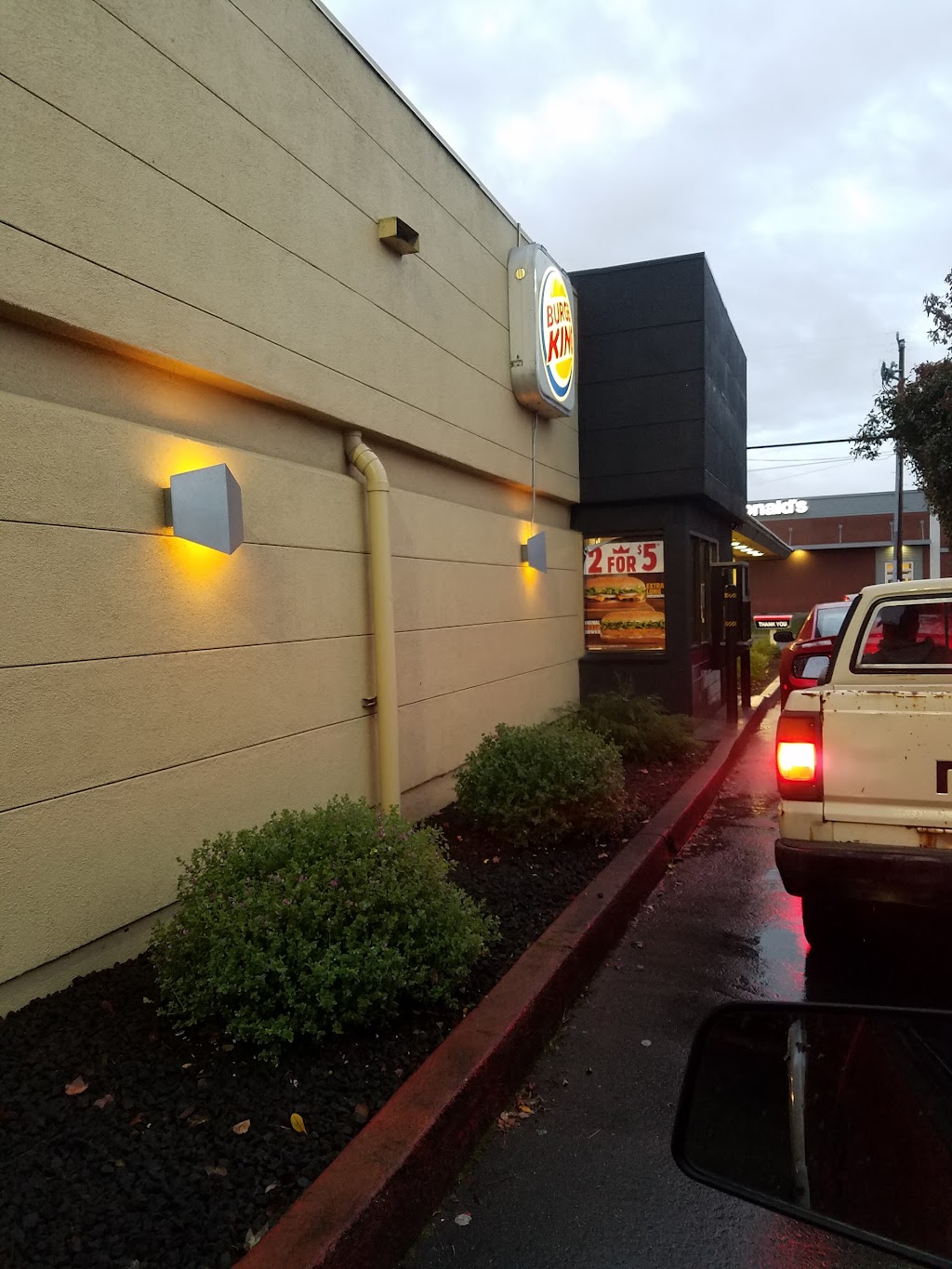 Burger King | restaurant | 417 S St, Eureka, CA 95501, USA | 7074428104 OR +1 707-442-8104