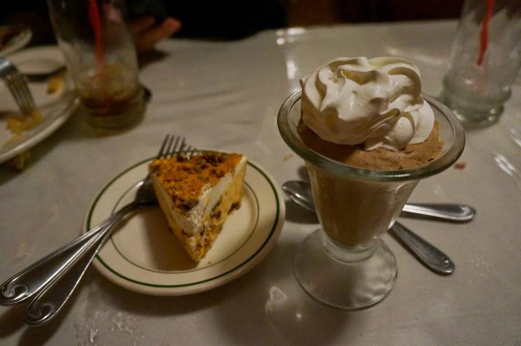 Benjis French Basque Restaurant | restaurant | 4001 Rosedale Hwy, Bakersfield, CA 93308, USA | 6613280400 OR +1 661-328-0400