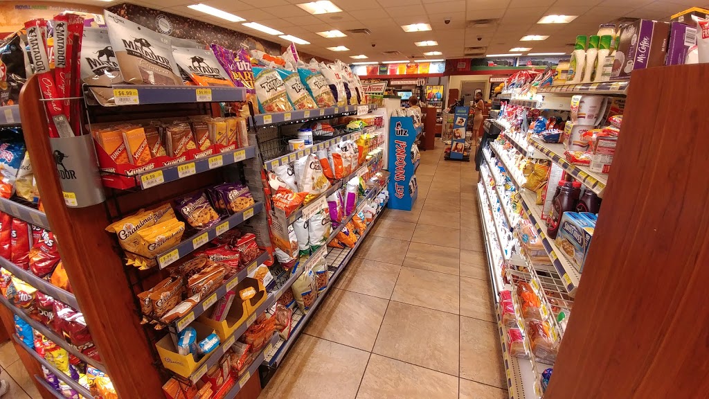 Royal Farms | meal takeaway | 2050 Fleet St, Baltimore, MD 21231, USA | 4103874330 OR +1 410-387-4330