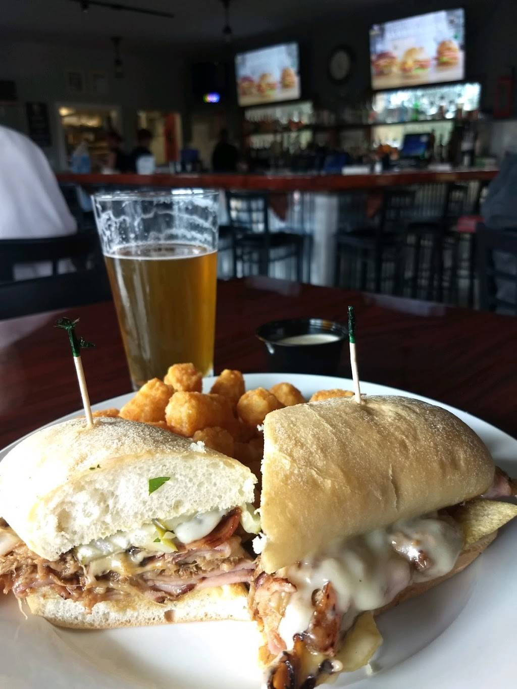 Coasters Crossing | restaurant | 1757 Washington St, Oregon City, OR 97045, USA | 5038504897 OR +1 503-850-4897