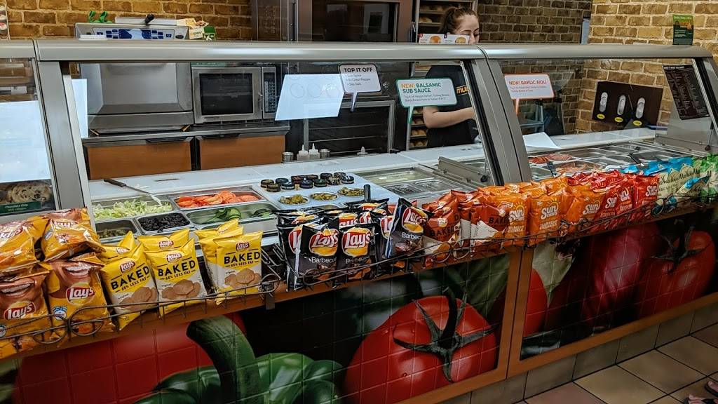 Subway | meal takeaway | 200 Quebec St, Denver, CO 80230, USA | 3033643134 OR +1 303-364-3134