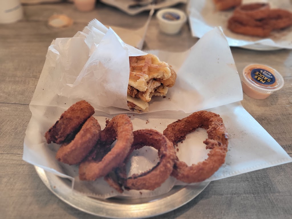 Chick N Max | restaurant | 12312 Interstate 45 N Suite 100, Willis, TX 77378, USA | 9362721029 OR +1 936-272-1029