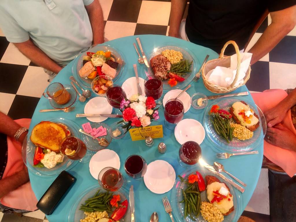 Lunch On Limoges | restaurant | 14139 7th St, Dade City, FL 33525, USA | 3525675685 OR +1 352-567-5685