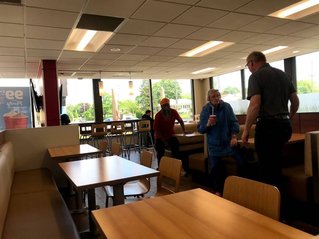 Wendys | restaurant | 2136 Kipling Ave, Etobicoke, ON M9W 4K5, Canada | 4167453118 OR +1 416-745-3118