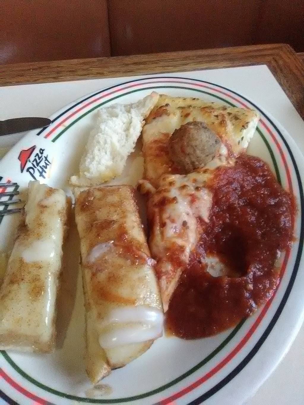 Pizza Hut | meal takeaway | 127 W E Hinson Ave, Haines City, FL 33844, USA | 8634225945 OR +1 863-422-5945