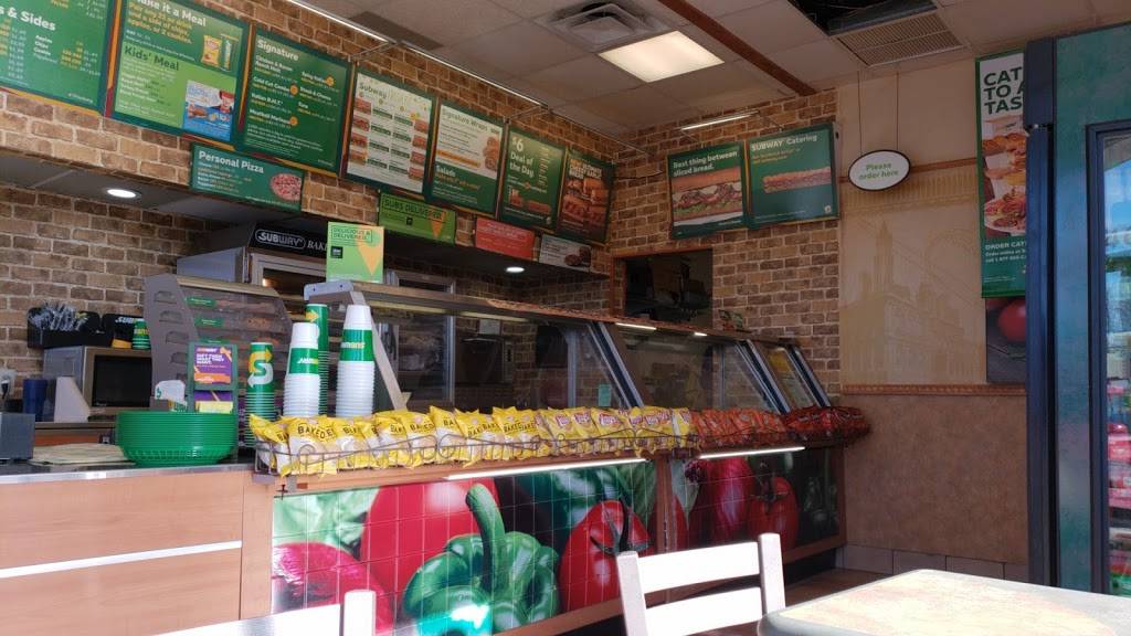 Subway Restaurants | restaurant | 4000 Veteran Hwy, Levittown, PA 19056, USA | 2159490400 OR +1 215-949-0400