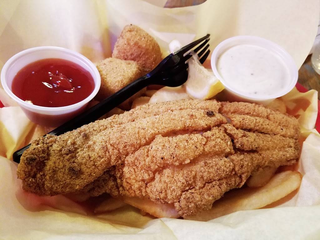 Hoochies | restaurant | 214 E Hickory St, Denton, TX 76201, USA | 9408080315 OR +1 940-808-0315