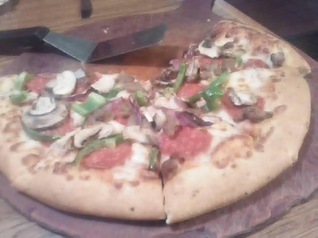 Pizza Hut | meal takeaway | 24 Outlet Ave, Eddyville, KY 42038, USA | 2703884425 OR +1 270-388-4425